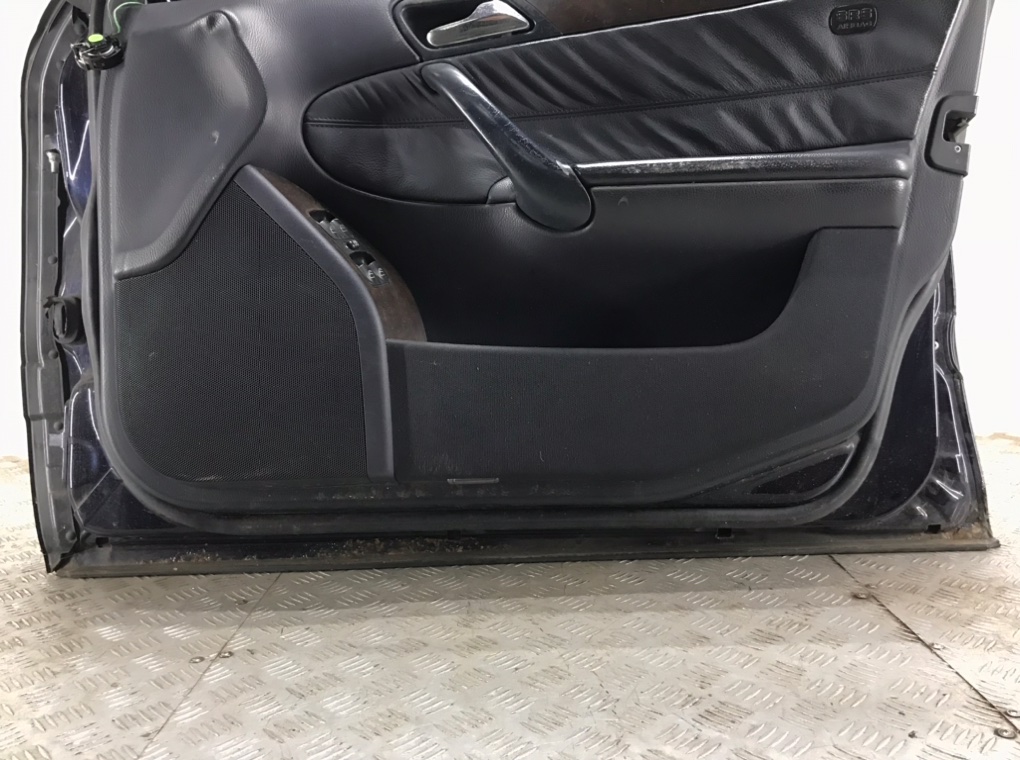 Дверь передняя правая для Mercedes C W203, 2005 г. 2.2 CDi дизель б/у — фото 4