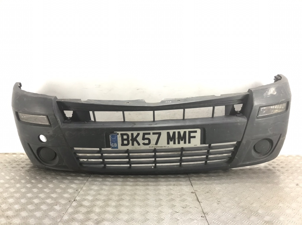 Бампер передний для Opel Movano, 2007 г. 2.5 CDTi дизель б/у