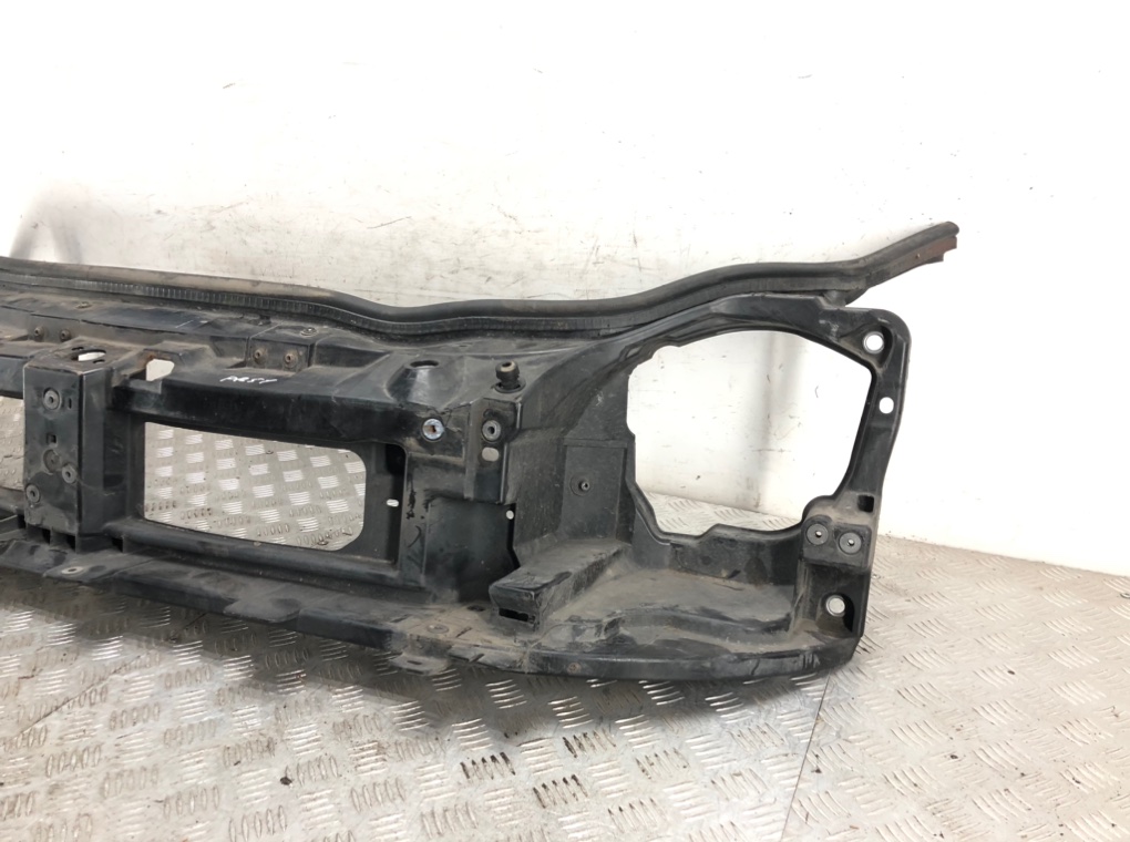 Панель передняя (телевизор) для Opel Vivaro, 2009 г. 2.0 CDTi дизель б/у — фото 3