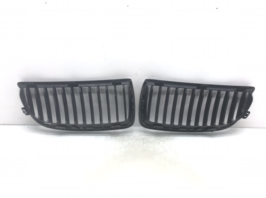 Решетка радиатора для BMW 3 E90/E91/E92/E93, 2007 г. 2.0 TD дизель б/у — фото 2