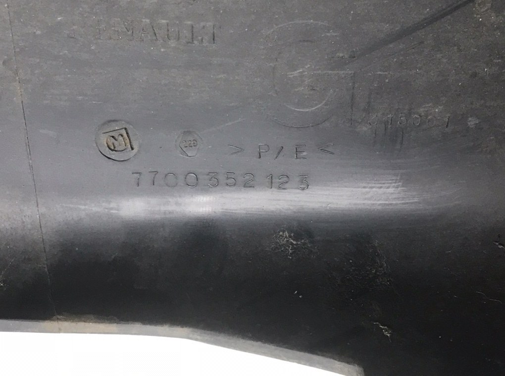 Клык бампера задний левый для Opel Movano, 2007 г. 2.5 CDTi дизель б/у — фото 8