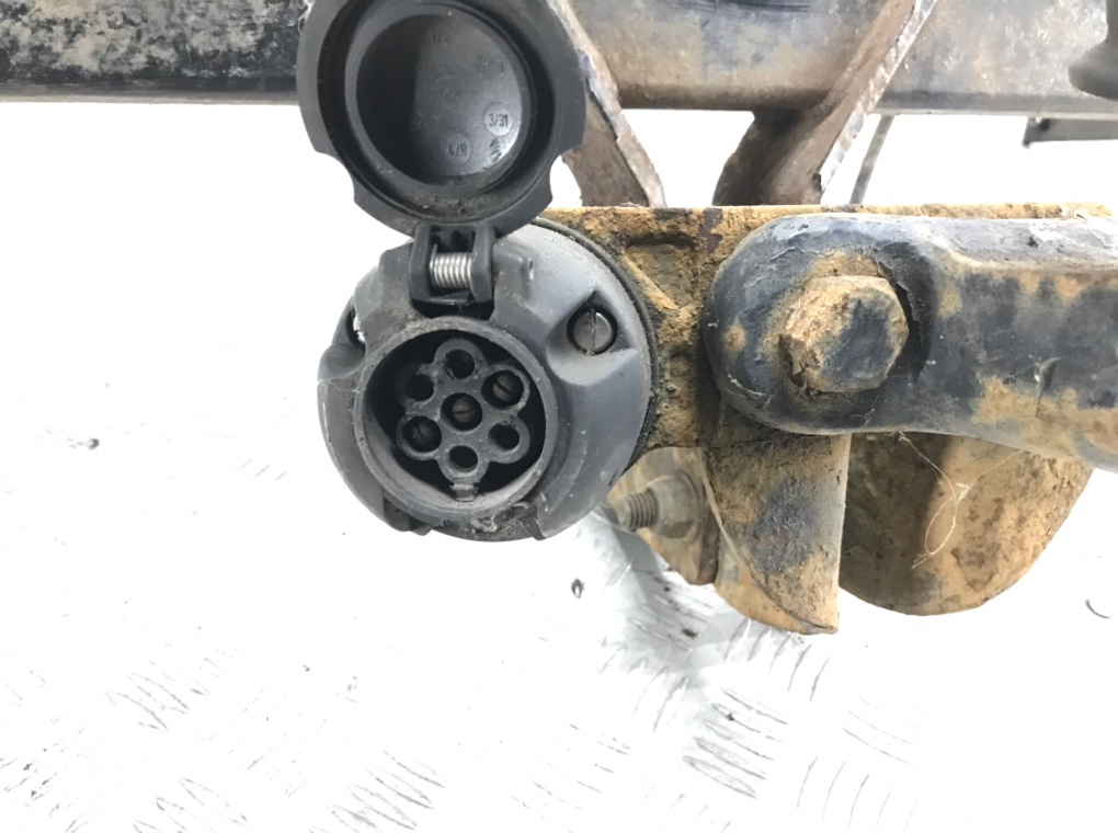 Прицепное устройство (фаркоп) для Volkswagen Passat, 2008 г. 2.0 TDi дизель б/у — фото 7