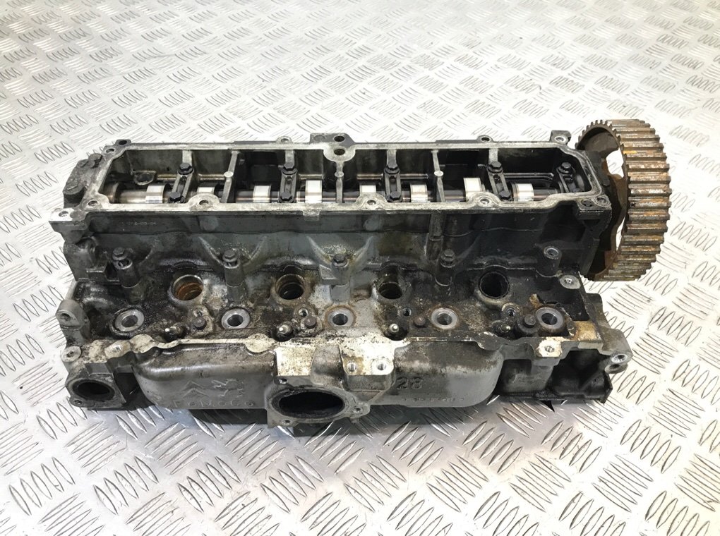 Головка блока цилиндров для Ford Fiesta, 2011 г. 1.4 TDCi дизель б/у