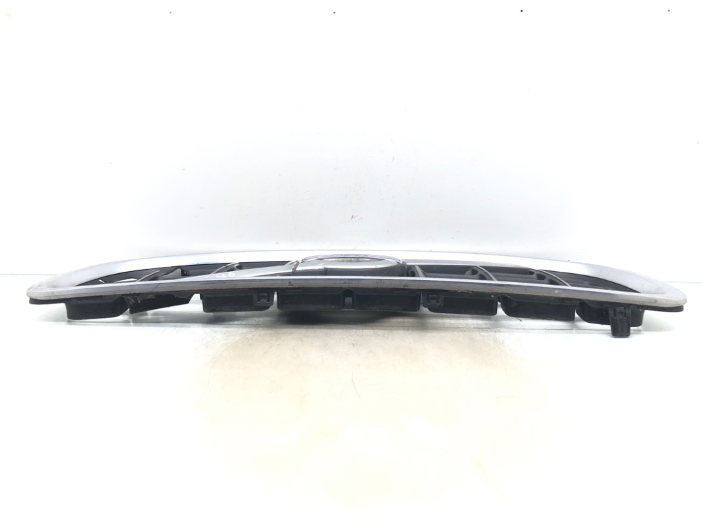 Решетка радиатора для Volvo V70, 2010 г. 2.0 TD дизель б/у — фото 3