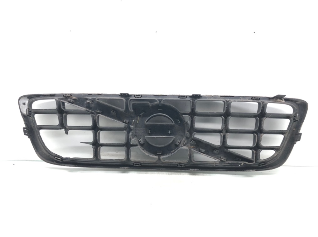 Решетка радиатора для Volvo V70, 2010 г. 2.0 TD дизель б/у — фото 4