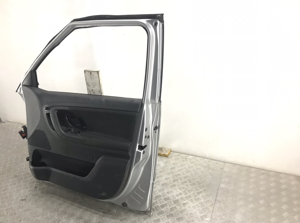 Дверь передняя правая для Skoda Fabia, 2010 г. 1.6 TDi дизель б/у — фото 5