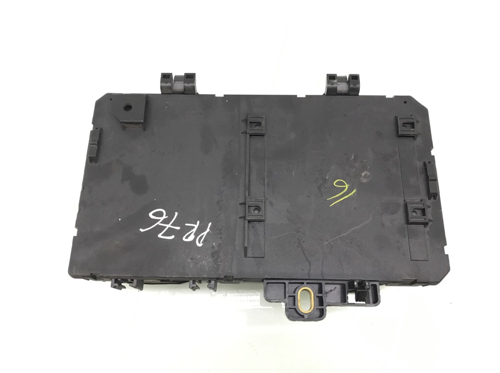 Блок предохранителей для Opel Astra, 2013 г. 1.7 CDTi дизель б/у — фото 4