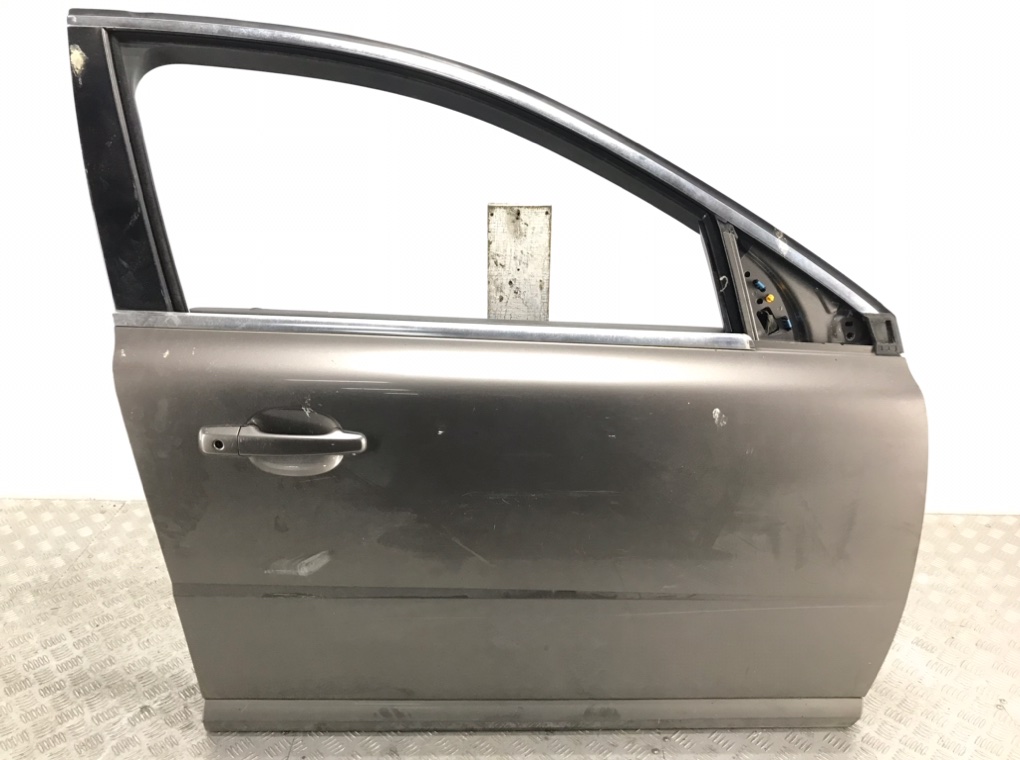 Дверь передняя правая для Volvo V70, 2010 г. 2.0 TD дизель б/у