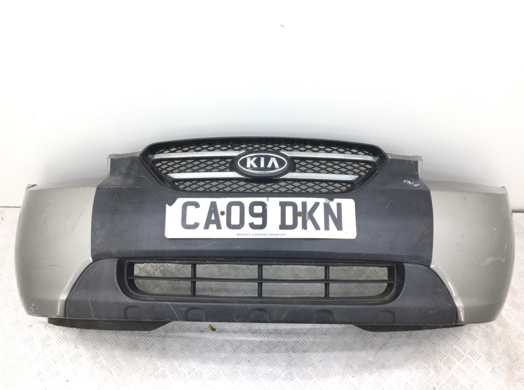 Бампер передний для Kia Carens, 2009 г. 2.0 i бензин б/у