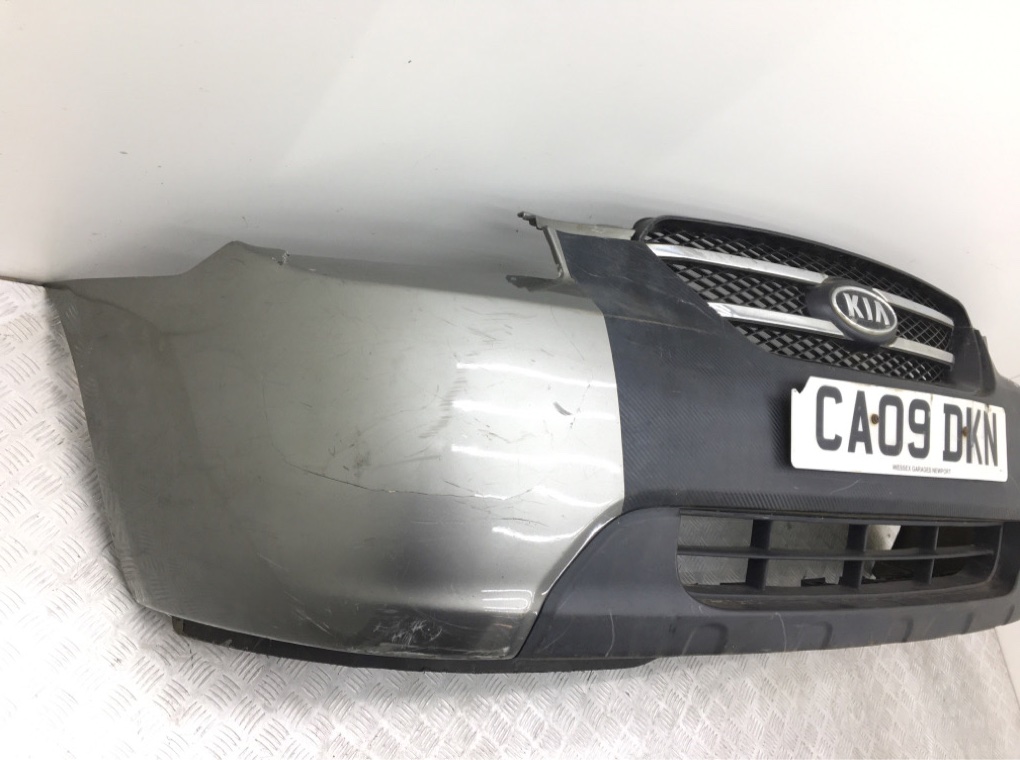 Бампер передний для Kia Carens, 2009 г. 2.0 i бензин б/у — фото 3
