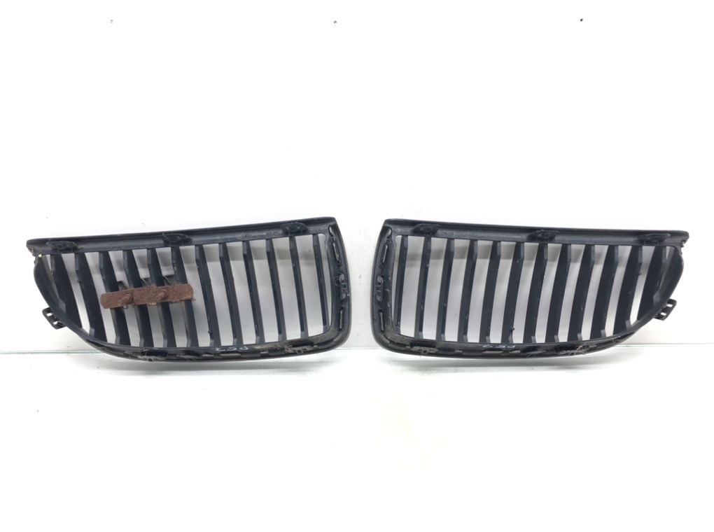Решетка радиатора для BMW 3 E90/E91/E92/E93, 2005 г. 2.0 i бензин б/у — фото 2