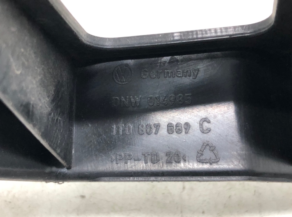 Крепление фары левой для Volkswagen Touran, 2007 г. 2.0 TDi дизель б/у — фото 5