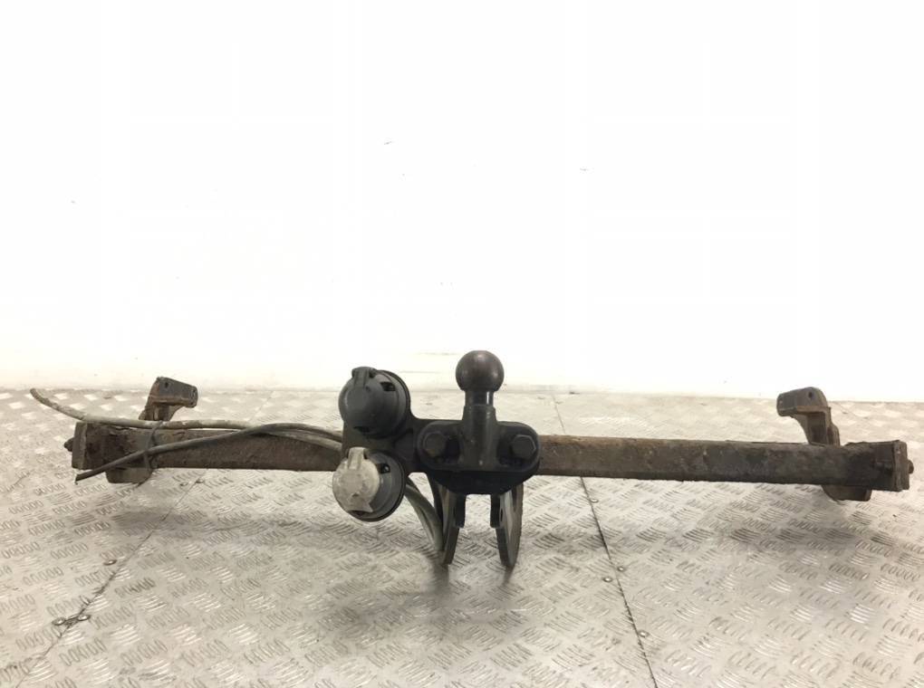 Прицепное устройство (фаркоп) для Peugeot 207, 2007 г. 1.6 HDi дизель б/у — фото 2