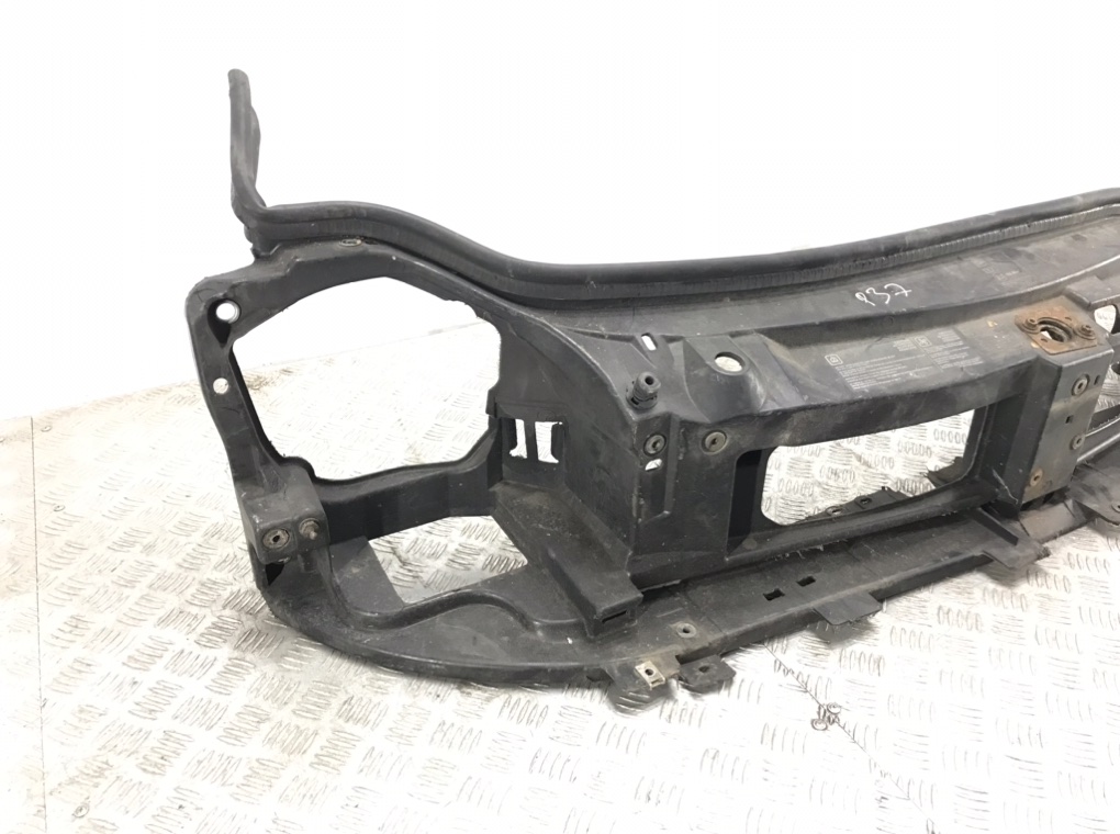 Панель передняя (телевизор) для Opel Vivaro, 2006 г. 1.9 CDTi дизель б/у — фото 3