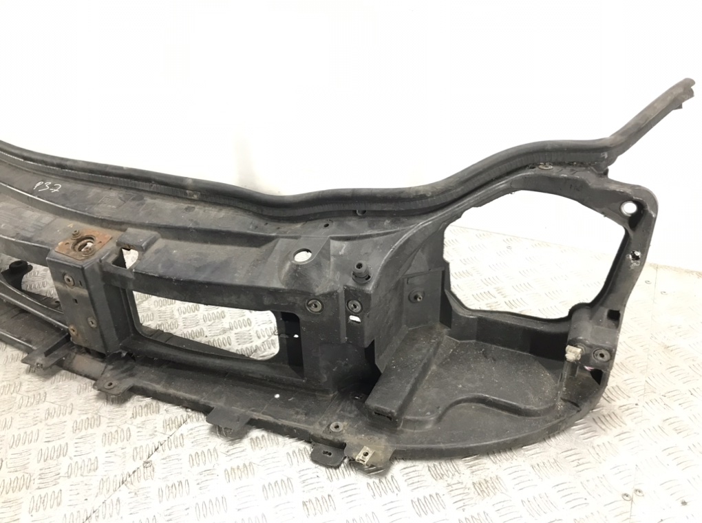Панель передняя (телевизор) для Opel Vivaro, 2006 г. 1.9 CDTi дизель б/у — фото 4