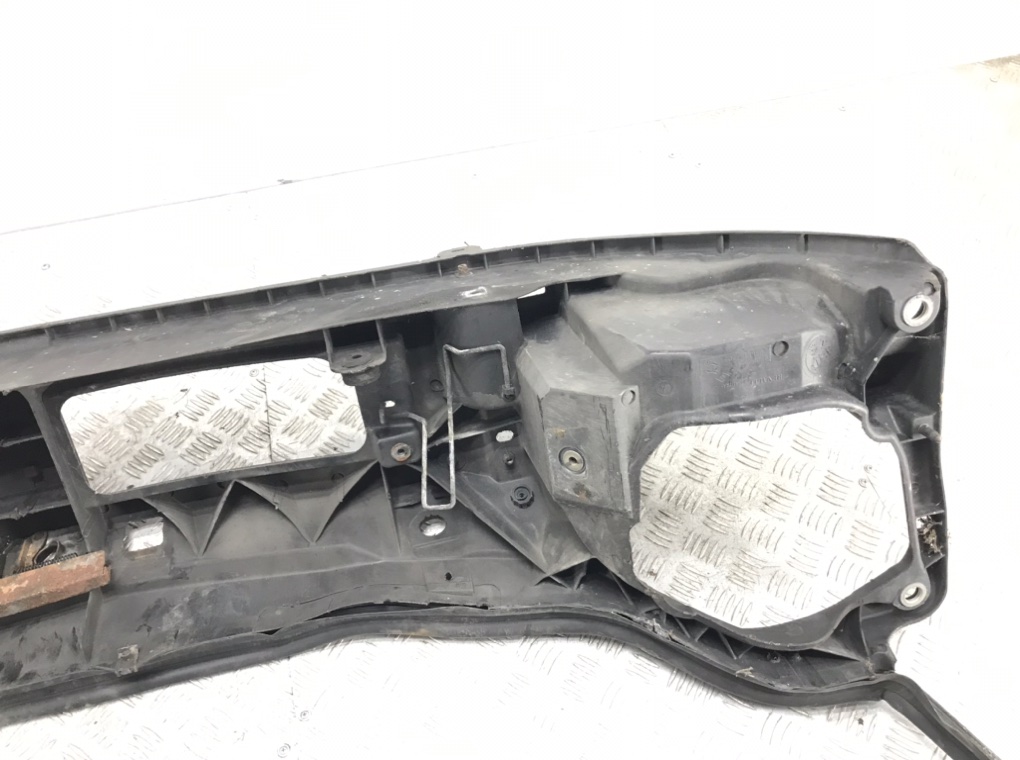 Панель передняя (телевизор) для Opel Vivaro, 2006 г. 1.9 CDTi дизель б/у — фото 7