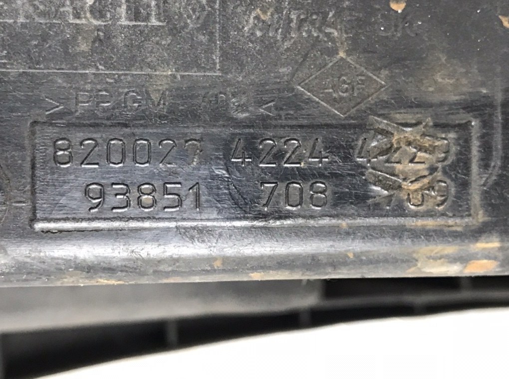 Панель передняя (телевизор) для Opel Vivaro, 2005 г. 2.5 DTi дизель б/у — фото 10