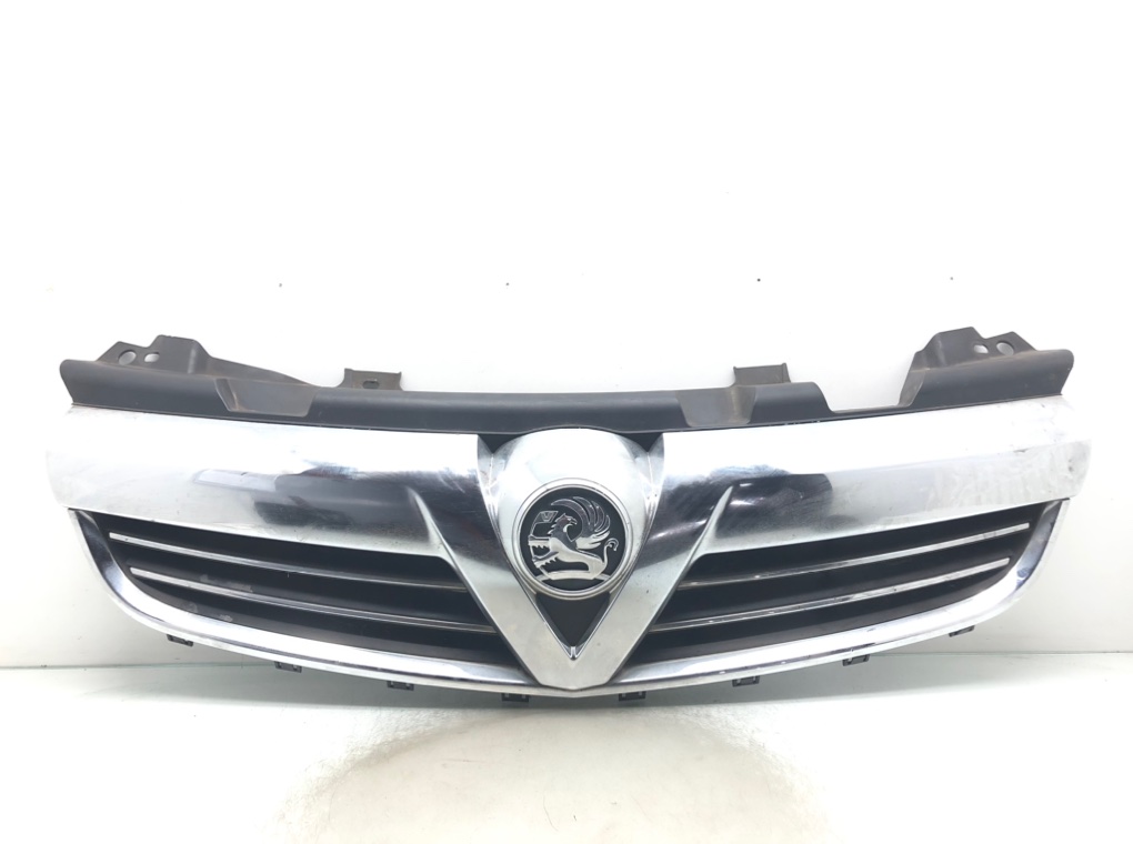 Решетка радиатора для Opel Zafira, 2010 г. 1.9 CDTi дизель б/у