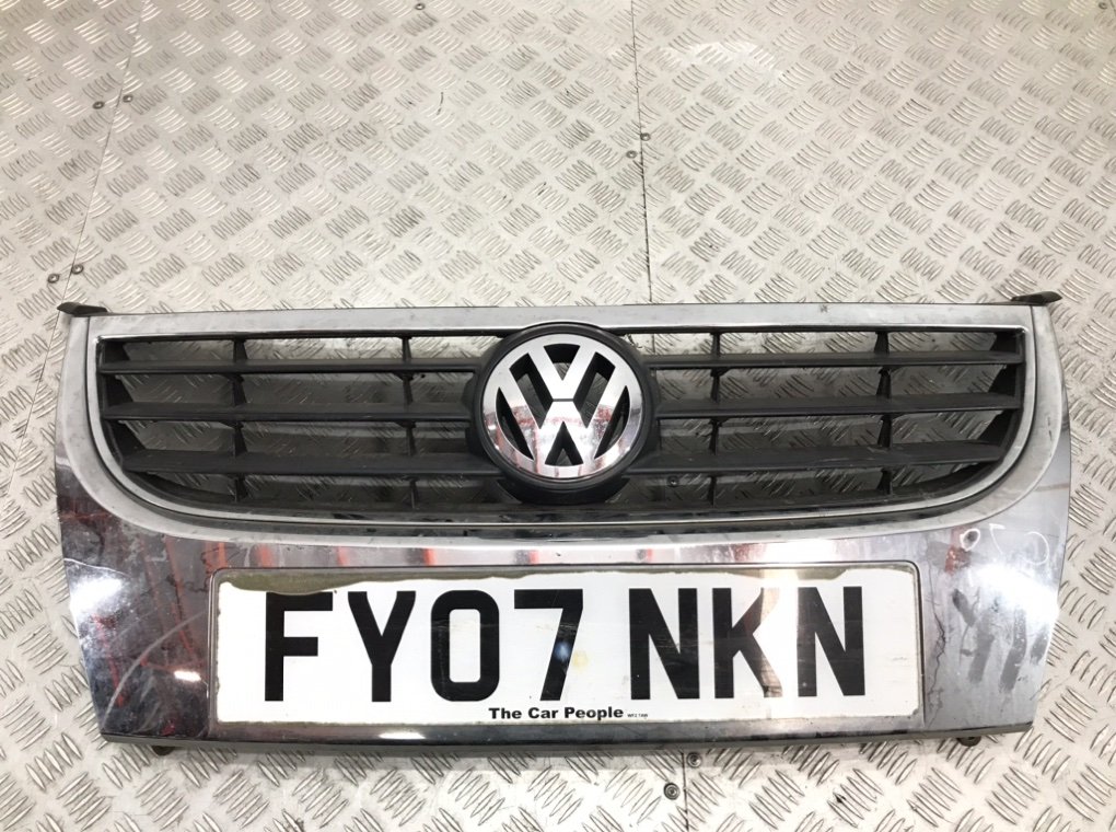 Решетка радиатора для Volkswagen Touran, 2007 г. 2.0 TDi дизель б/у