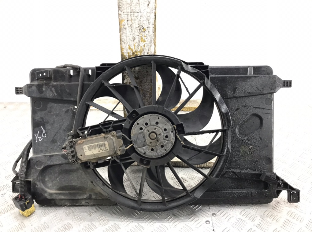 Вентилятор радиатора для Ford Focus, 2007 г. 2.0 TDCi дизель б/у — фото 4