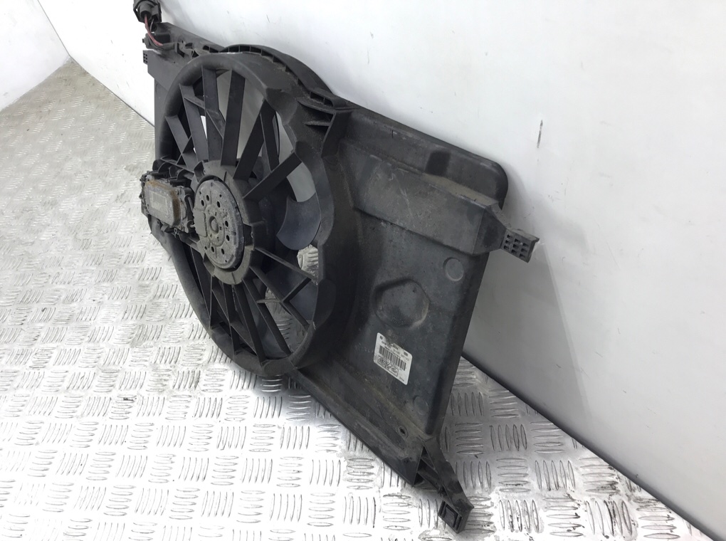 Вентилятор радиатора для Ford Focus, 2008 г. 2.0 TDCi дизель б/у — фото 3