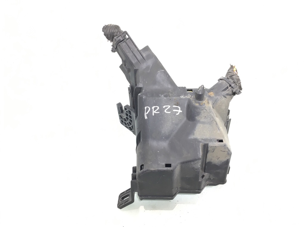 Блок предохранителей для Ford Fiesta, 2009 г. 1.4 TDCi дизель б/у — фото 4