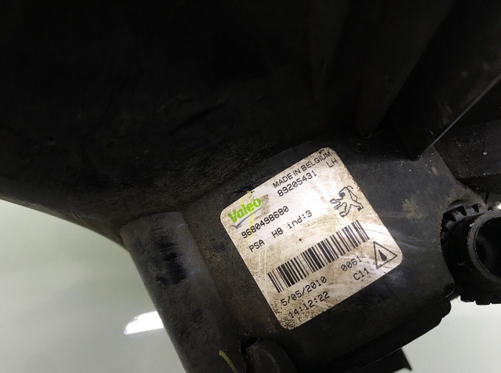 Фара противотуманная правая для Peugeot 308, 2010 г. 1.6 HDi дизель б/у — фото 6