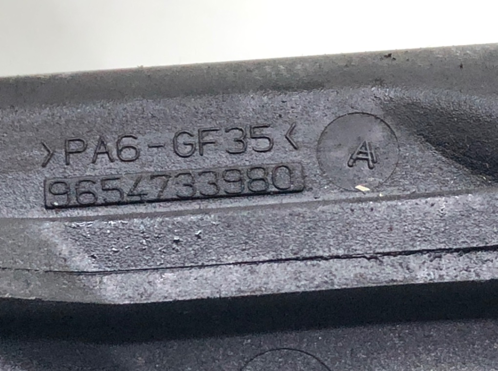 Маслозаливная горловина для Peugeot 307, 2005 г. 2.0 HDi дизель б/у — фото 5
