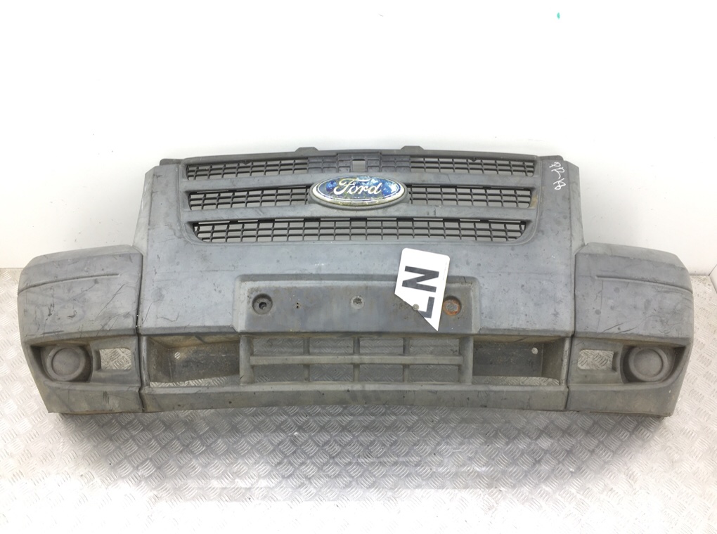 Бампер передний для Ford Transit, 2009 г. 2.2 TDCi дизель б/у