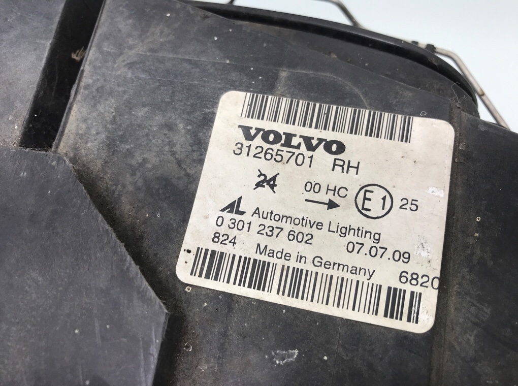 Фара правая для Volvo V50, 2009 г. 2.0 TD дизель б/у — фото 5