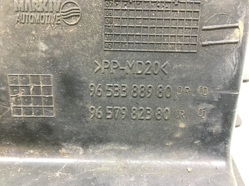 Корпус воздушного фильтра для Citroen C4 Grand Picasso, 2007 г. 2.0 HDi дизель б/у — фото 6
