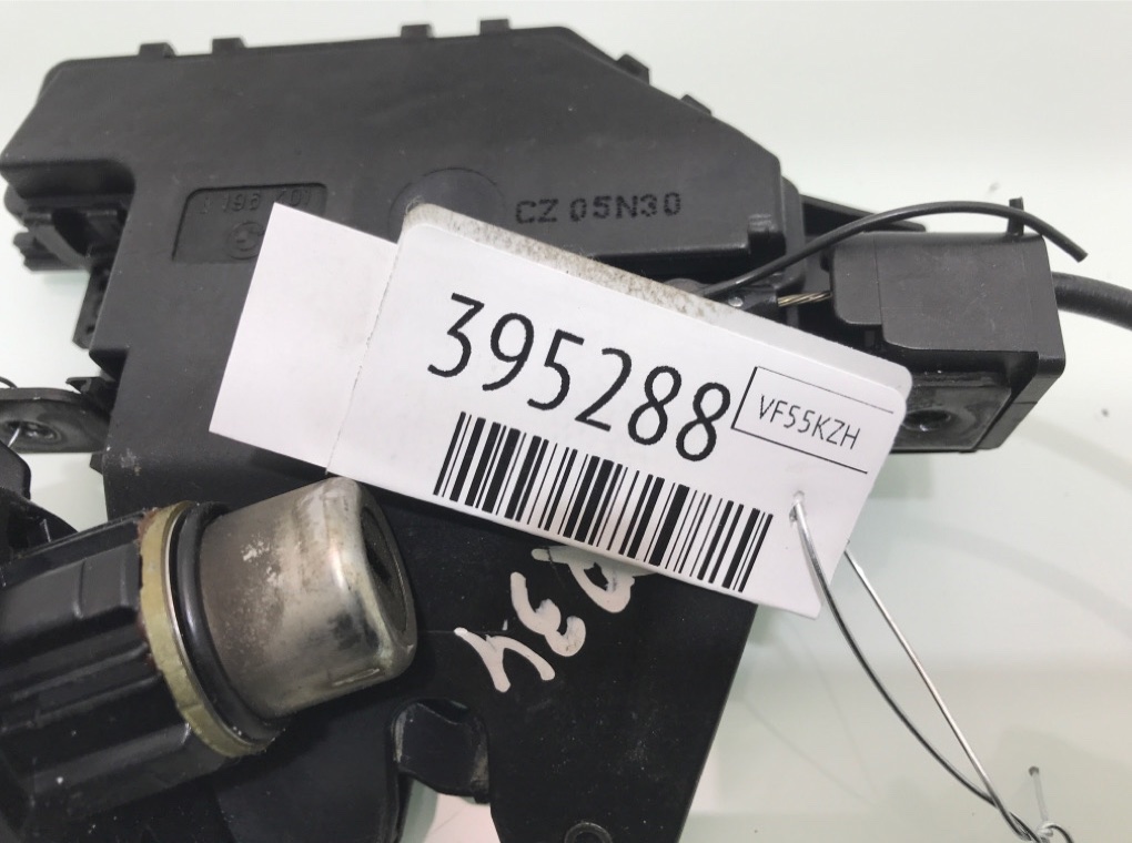 Замок багажника для BMW 3 E90/E91/E92/E93, 2005 г. 2.0 TD дизель б/у — фото 6