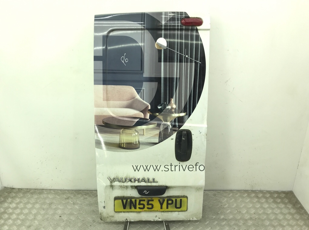 Дверь задняя распашная левая для Opel Vivaro, 2005 г. 1.9 DCi дизель б/у