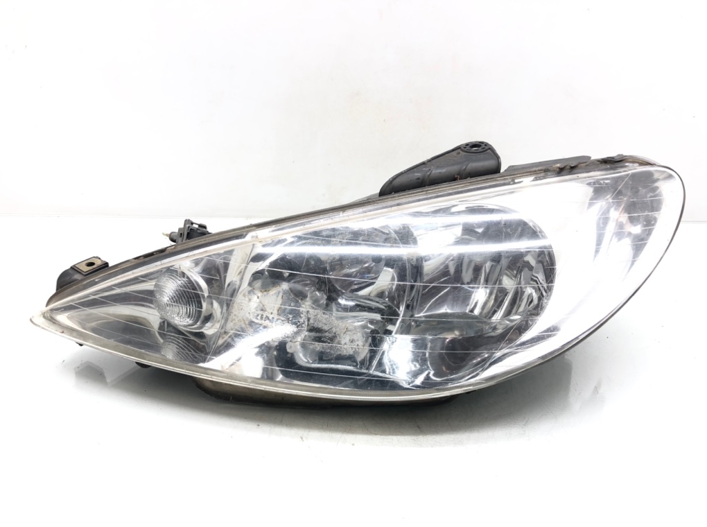 Фара левая для Peugeot 206, 2006 г. 1.6 HDi дизель б/у