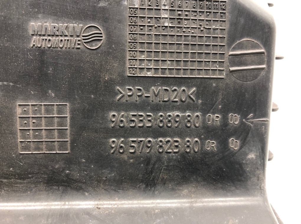 Корпус воздушного фильтра для Citroen C4 Grand Picasso, 2008 г. 2.0 HDi дизель б/у — фото 7