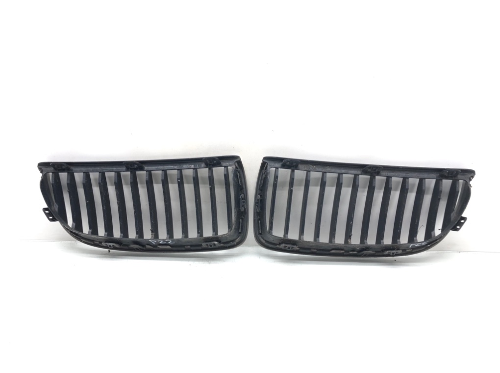 Решетка радиатора для BMW 3 E90/E91/E92/E93, 2006 г. 2.0 i бензин б/у — фото 2