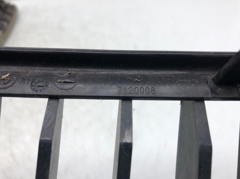 Решетка радиатора для BMW 3 E90/E91/E92/E93, 2006 г. 2.0 i бензин б/у — фото 7