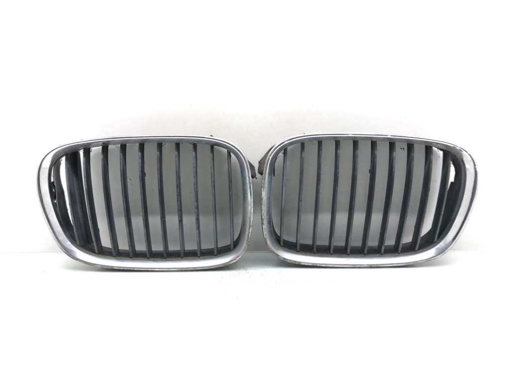 Решетка радиатора для BMW 5 E39, 1999 г. 2.5 i бензин б/у