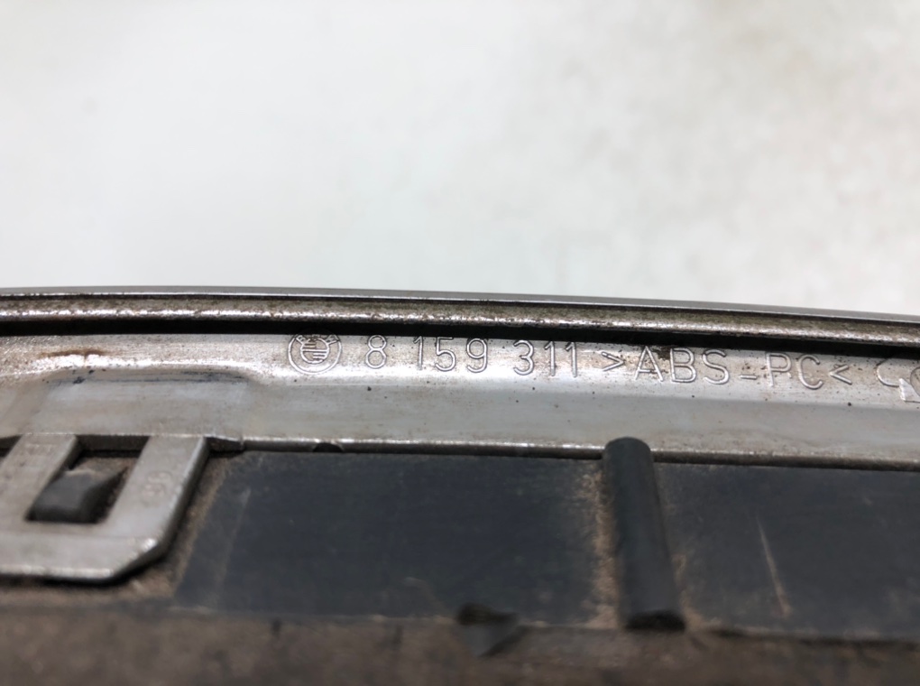 Решетка радиатора для BMW 5 E39, 1999 г. 2.5 i бензин б/у — фото 10