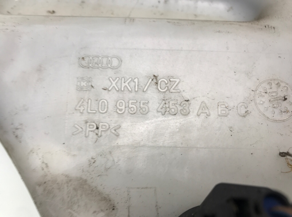 Бачок омывателя для Audi Q7, 2006 г. 3.0 TDi дизель б/у — фото 5