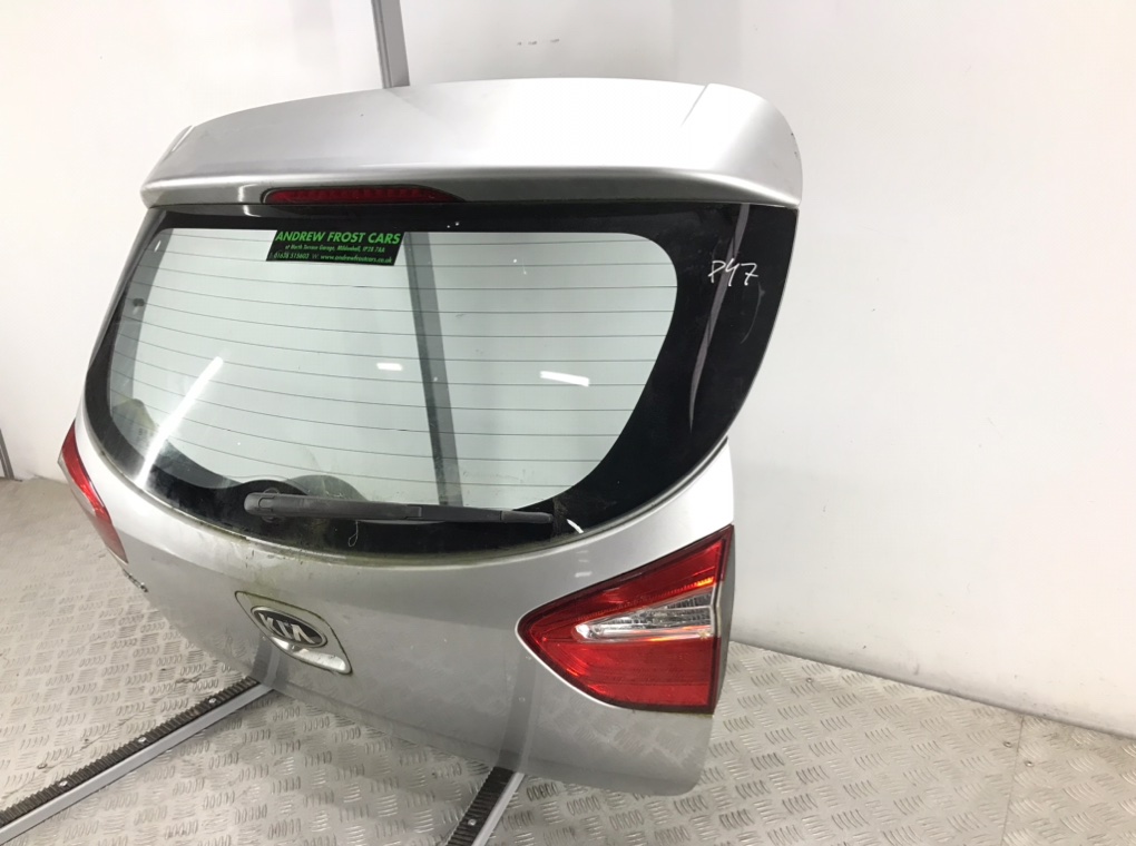 Крышка багажника для Kia Rio, 2013 г. 1.2 i бензин б/у — фото 3