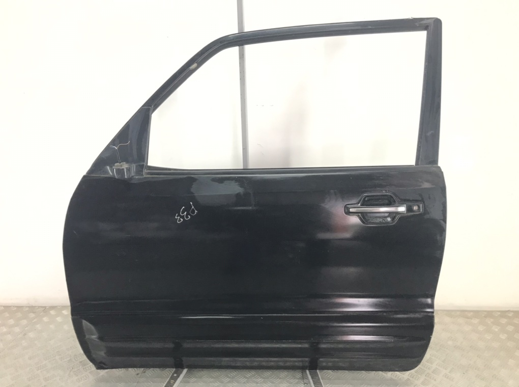 Дверь передняя левая для Mitsubishi Pajero, 2002 г. 3.2 DiD дизель б/у