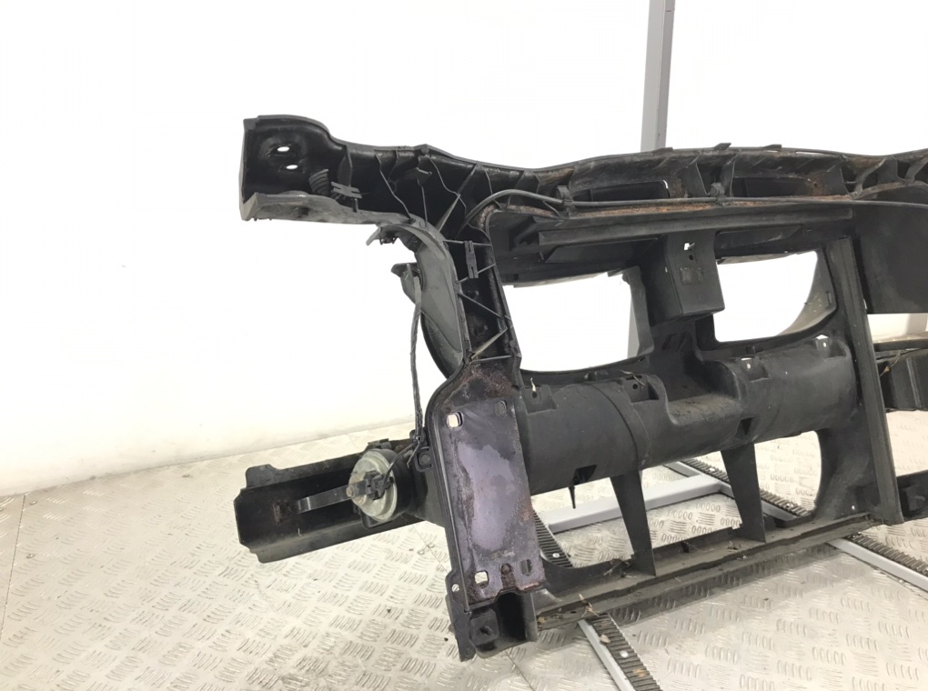 Панель передняя (телевизор) для BMW 3 E90/E91/E92/E93, 2006 г. 2.0 TD дизель б/у — фото 5