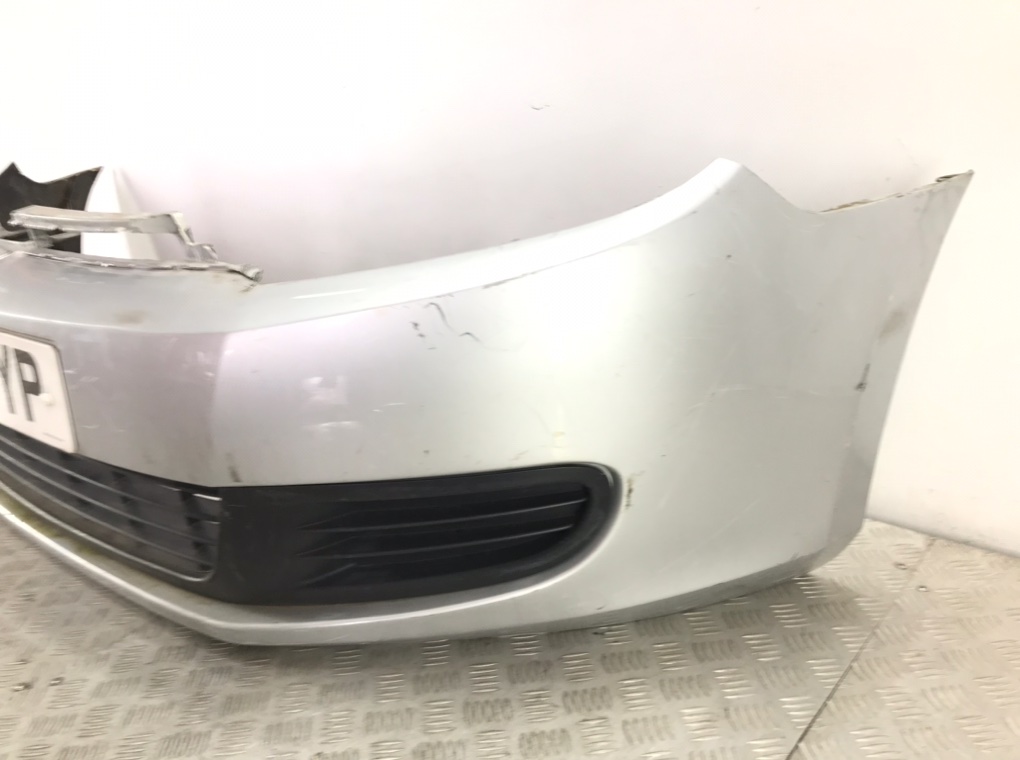 Бампер передний для Volkswagen Golf, 2011 г. 1.4 i бензин б/у — фото 3