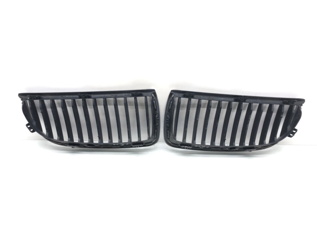 Решетка радиатора для BMW 3 E90/E91/E92/E93, 2006 г. 2.0 i бензин б/у — фото 2