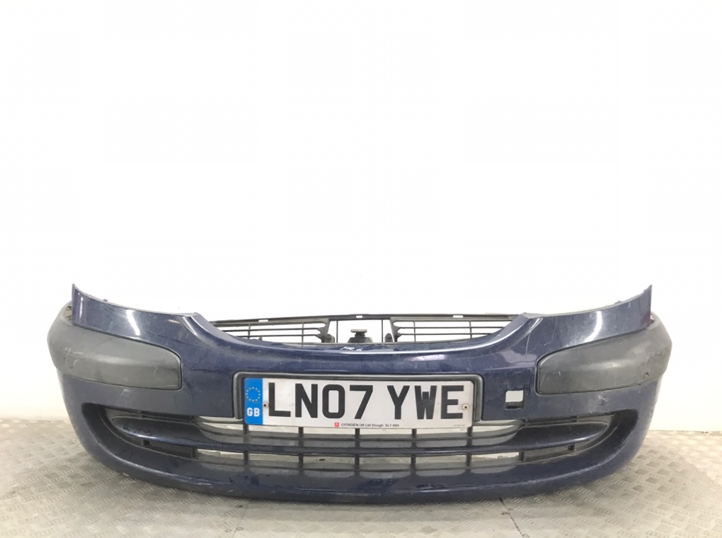 Бампер передний для Citroen C8, 2007 г. 2.0 HDi дизель б/у