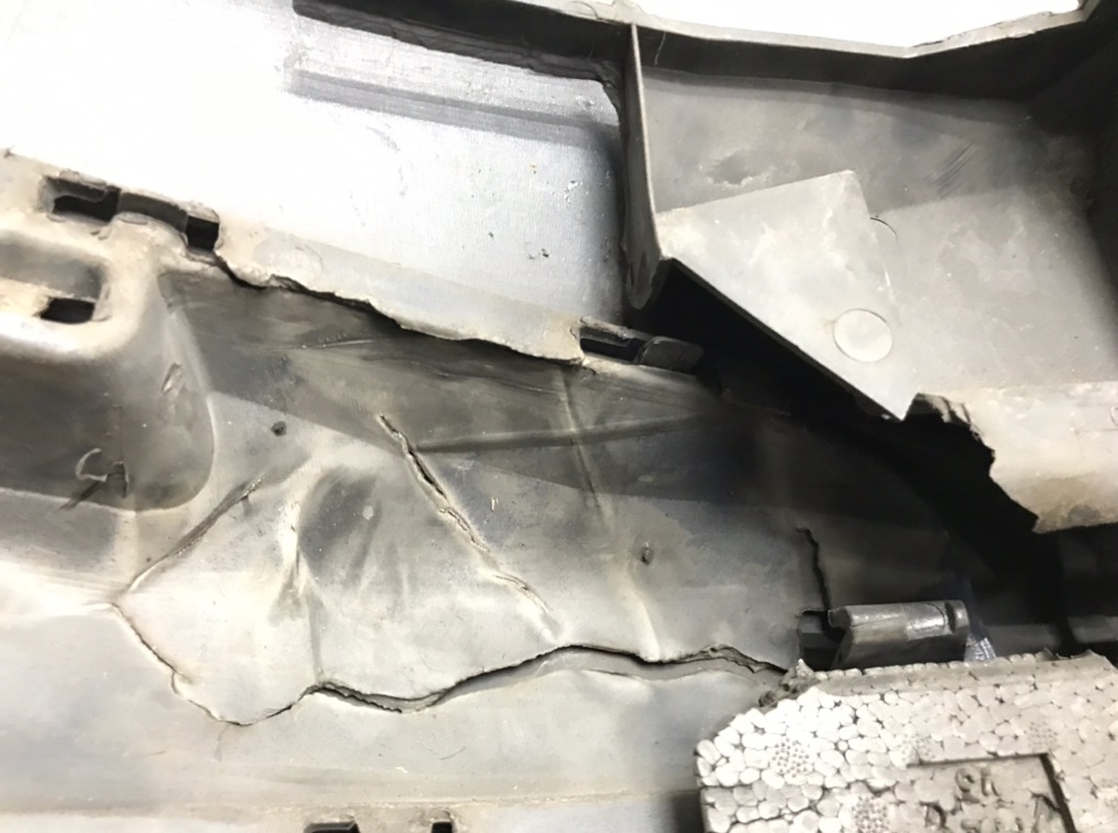 Бампер передний для Citroen C8, 2007 г. 2.0 HDi дизель б/у — фото 7
