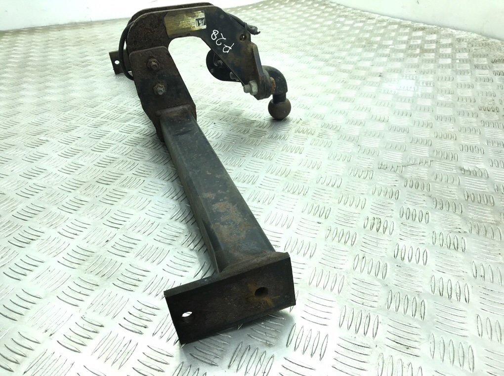 Прицепное устройство (фаркоп) для Skoda Octavia, 2007 г. 1.6 FSI бензин б/у — фото 5