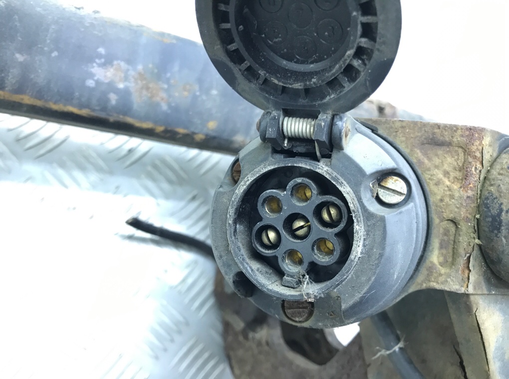 Прицепное устройство (фаркоп) для Skoda Octavia, 2007 г. 1.6 FSI бензин б/у — фото 6
