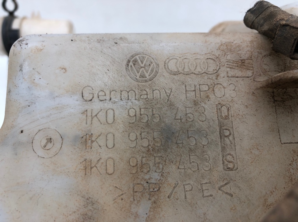 Бачок омывателя для Volkswagen Golf, 2011 г. 1.4 i бензин б/у — фото 5